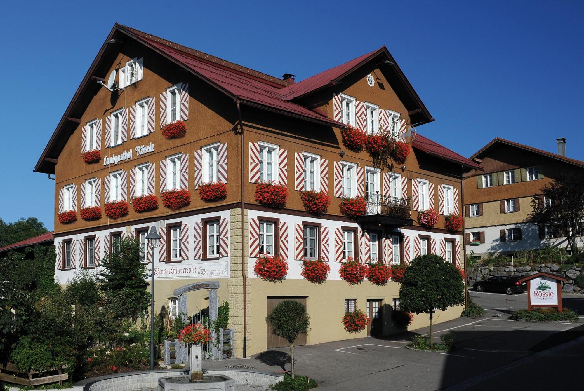 Landgasthof Roessle - Beim Kraeuterwirt Оберщауфен Екстериор снимка